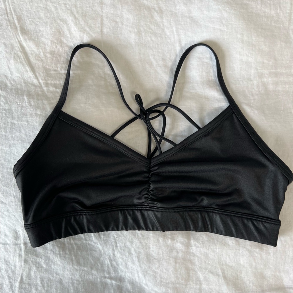 Alo sports bra in black